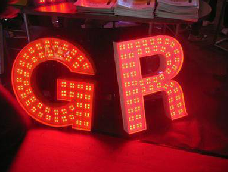 新沂LED发光字常见的安装误区。